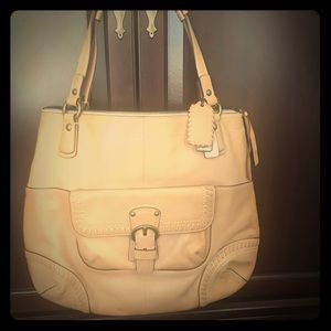 Coach shoulder bag. Vachetta Collection.